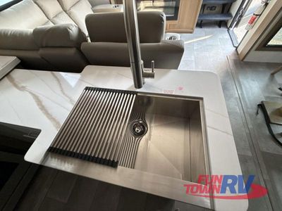 2026 Keystone RV Fuzion - Photo 18