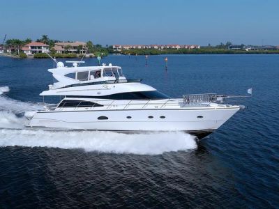 2005 Neptunus 62 Flybridge — front three-quarter view