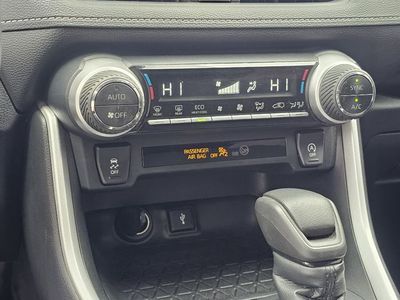 2021 Toyota RAV4 - Photo 20