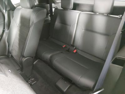 2025 Mitsubishi Outlander - Photo 18