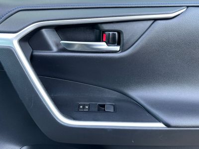 2021 Toyota RAV4 - Photo 19