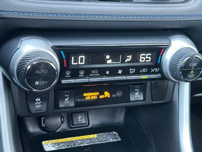 2021 Toyota RAV4 - Photo 23