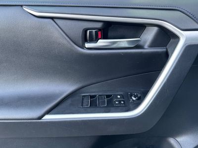 2021 Toyota RAV4 - Photo 12