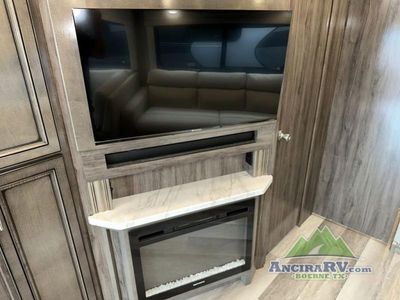 2023 Fleetwood RV Pace Arrow - Photo 9