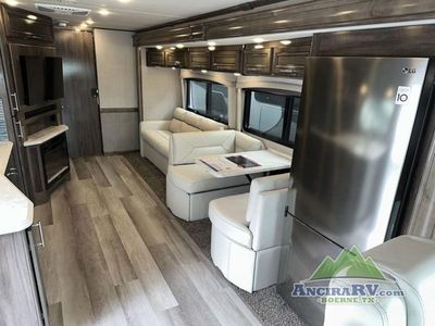 2023 Fleetwood RV Pace Arrow - Photo 7