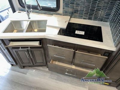 2023 Fleetwood RV Pace Arrow - Photo 10