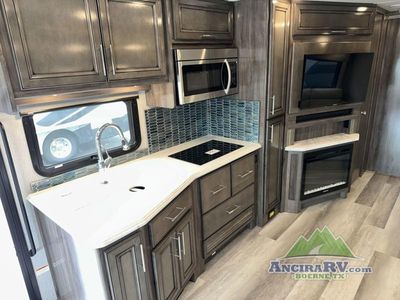 2023 Fleetwood RV Pace Arrow - Photo 8