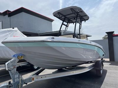 2024 Yamaha Marine 195 FSH Sport — rear three-quarter view