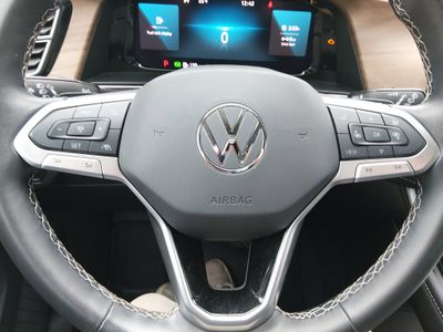 2025 Volkswagen Atlas — photo 12 view