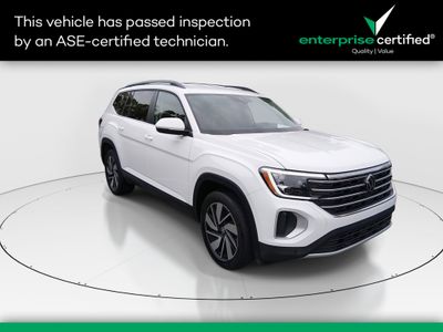 2025 Volkswagen Atlas 2.0T SE w/Technology 4MOTION — front three-quarter view