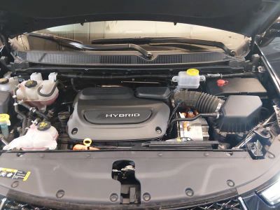 2024 Chrysler Pacifica — photo 9 view