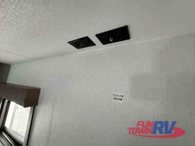 2026 KZ Durango - Photo 45