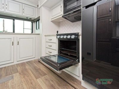 2023 Keystone RV Cougar — photo 22 view