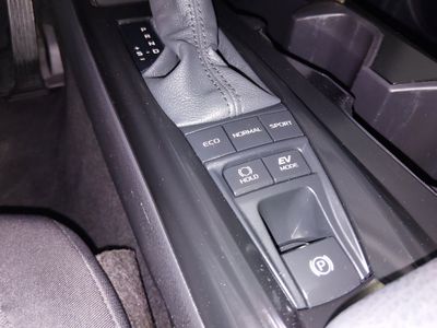 2025 Toyota Camry — photo 16 view