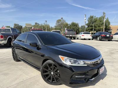 2017 Honda Accord - Photo 1