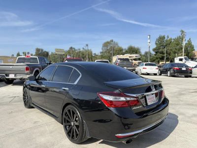 2017 Honda Accord - Photo 5