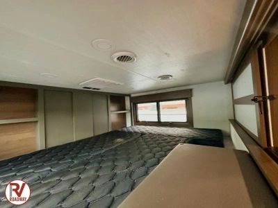 2027 Montana High Country 391TB — photo 22 view