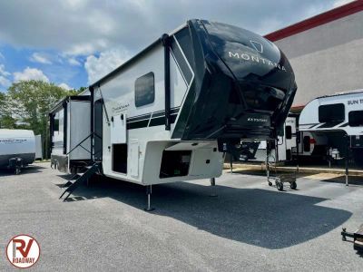 2027 Montana High Country 391TB — front three-quarter view