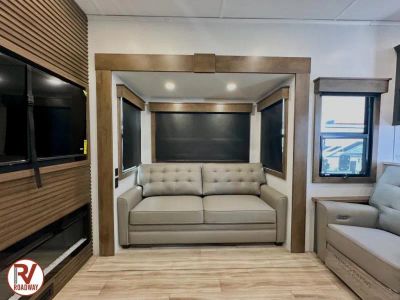 2027 Montana High Country 391TB — photo 17 view