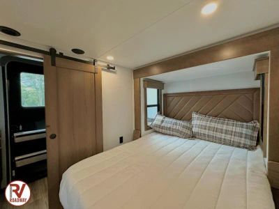 2027 Montana High Country 391TB — photo 46 view