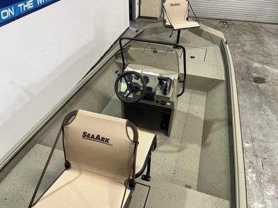 2025 SeaArk Shadow 18 t Center Console - Photo 6