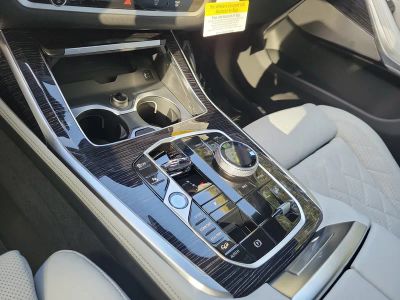 2026 BMW X7 — photo 25 view