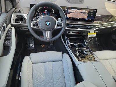 2026 BMW X7 — photo 7 view