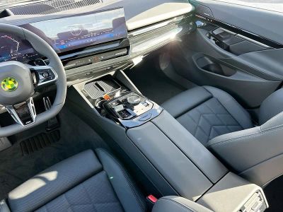 2026 BMW 5 Series — photo 18 view