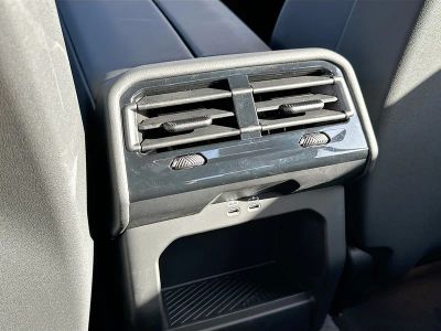 2026 BMW 5 Series — photo 20 view