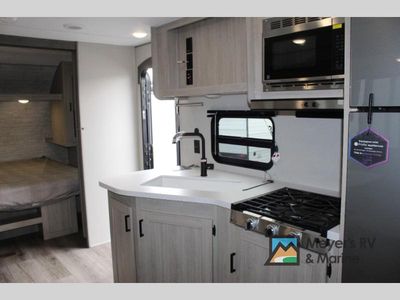 2026 Coachmen RV Catalina Summit Series 8 - Photo 8