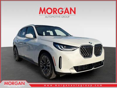 2025 BMW X3 30 xDrive in Mineral White Metallic — front three-quarter view