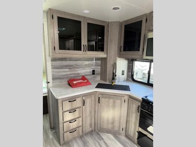 2021 Winnebago Voyage — photo 8 view