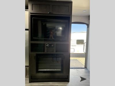 2021 Winnebago Voyage — photo 13 view