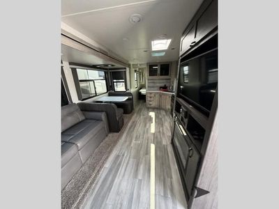 2021 Winnebago Voyage — photo 7 view