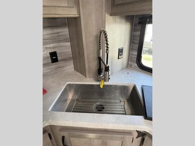 2021 Winnebago Voyage — photo 9 view