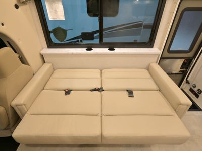 2026 Thor Motor Coach CHATEAU - Photo 15