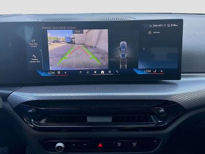 2025 BMW 4 Series — photo 10 view