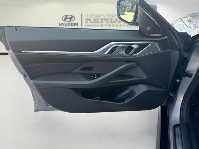 2025 BMW 4 Series — photo 17 view