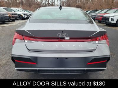 2025 Hyundai Elantra Hybrid Limited - Photo 5