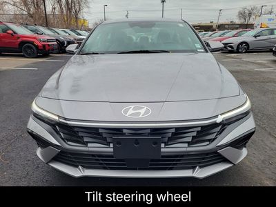 2025 Hyundai Elantra Hybrid Limited - Photo 10