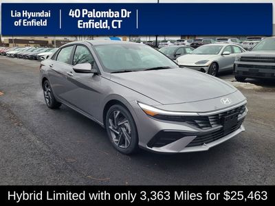 2025 Hyundai Elantra Hybrid Limited - Photo 2