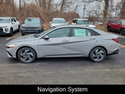 2025 Hyundai Elantra Hybrid Limited - Photo 8