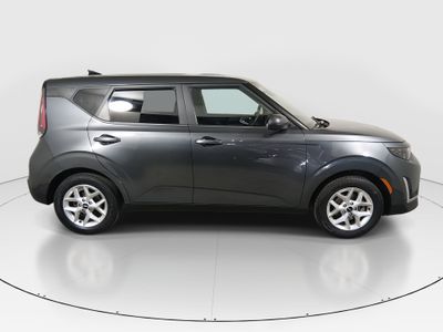 2023 Kia Soul — photo 8 view