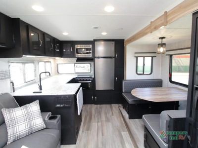 2023 Coachmen RV Freedom Express Ultra Lite - Photo 3