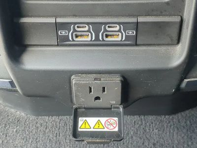 2025 Ram 1500 — photo 16 view
