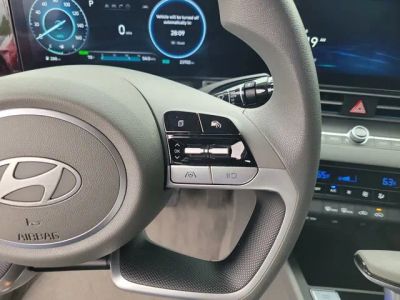 2024 Hyundai Elantra Hybrid — photo 17 view