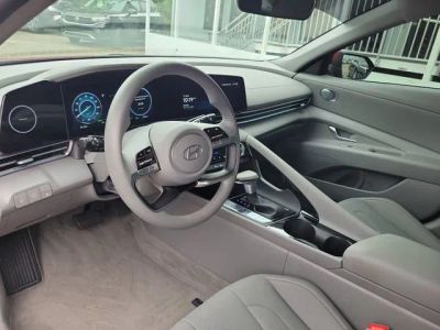 2024 Hyundai Elantra Hybrid — photo 12 view