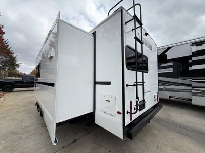 2026 Winnebago Thrive - Photo 5