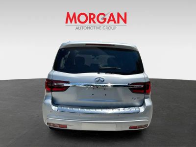 2022 INFINITI QX80 — engine compartment view