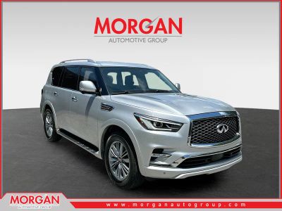 2022 INFINITI QX80 LUXE in Silver — front three-quarter view